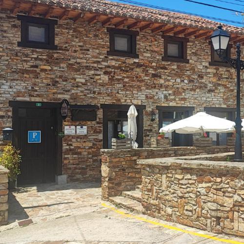 Posada De Serrada Serrada de la Fuente Kültér fotó